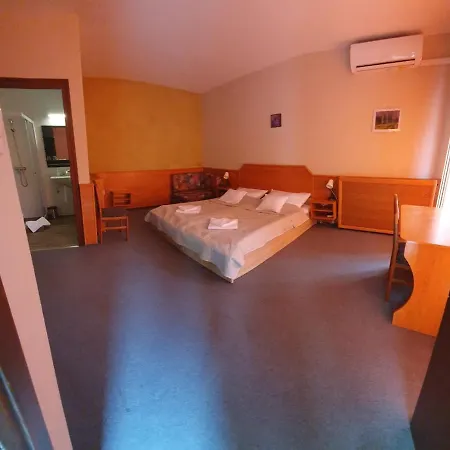 Delanta Panzio Bed & Breakfast Pécs