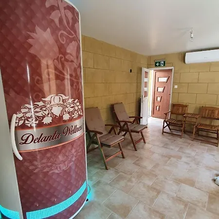 Oda ve Kahvaltı Delanta Panzio 3*