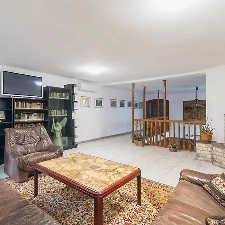 Delanta Panzio Bed & Breakfast