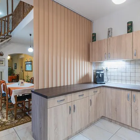 Delanta Panzio Bed & Breakfast