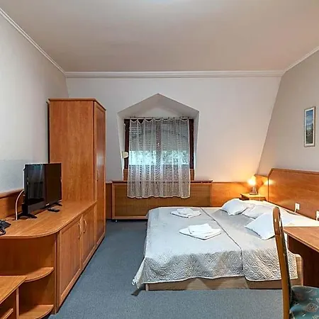 Delanta Panzio 3*