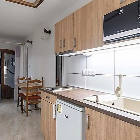 Delanta Panzio 3*